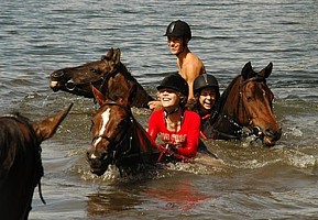 Pławienie w jeziorze Dłużek