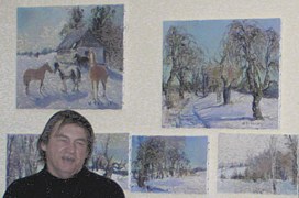 Wojciech Rutkowski na tle części swoich prac